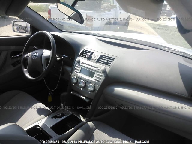 4T4BF3EK6AR041988 - 2010 TOYOTA CAMRY SE/LE/XLE 银色 照片 5