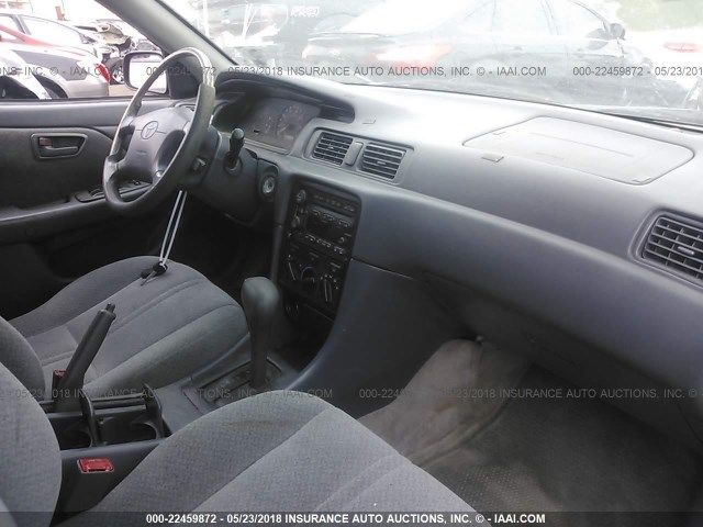 4T1BG22KX1U859245 - 2001 TOYOTA CAMRY CE/LE/XLE 灰色 照片 5