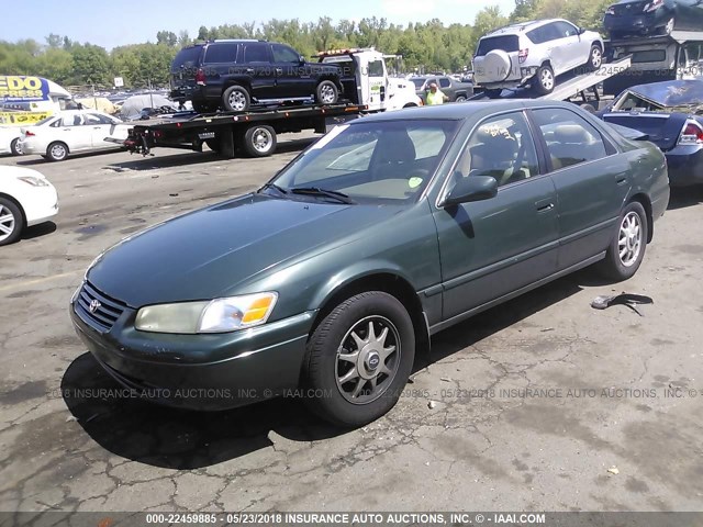 4T1BG22K7XU881079 - 1999 TOYOTA CAMRY CE/LE/XLE GREEN photo 2