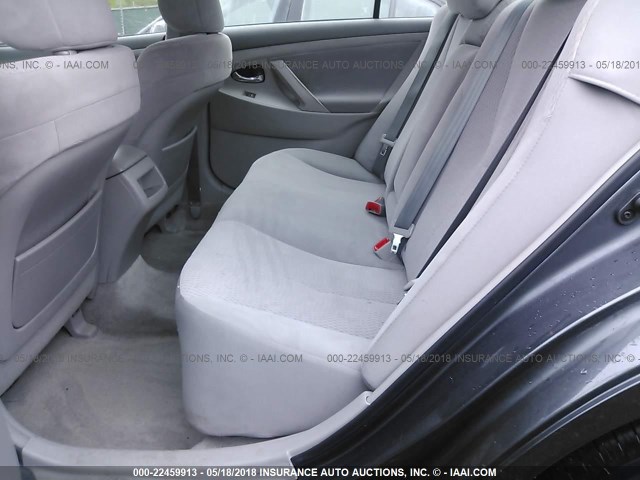 4T1BF3EK3AU090107 - 2010 TOYOTA CAMRY SE/LE/XLE ნაცრისფერი ფოტო 8