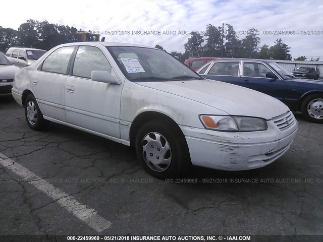4T1BG22K1VU139449 - 1997 TOYOTA CAMRY CE/LE/XLE თეთრი ფოტო 1