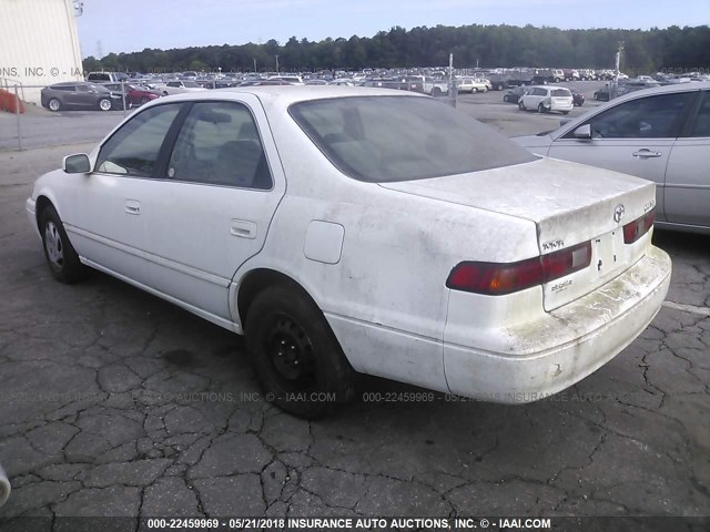 4T1BG22K1VU139449 - 1997 TOYOTA CAMRY CE/LE/XLE WHITE photo 3