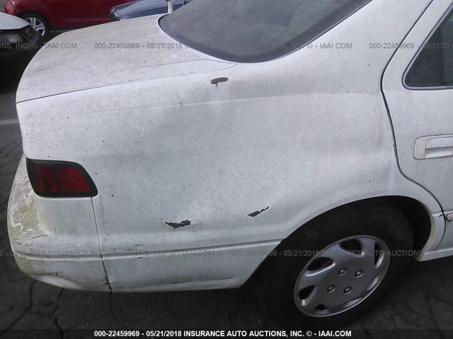 4T1BG22K1VU139449 - 1997 TOYOTA CAMRY CE/LE/XLE თეთრი ფოტო 6