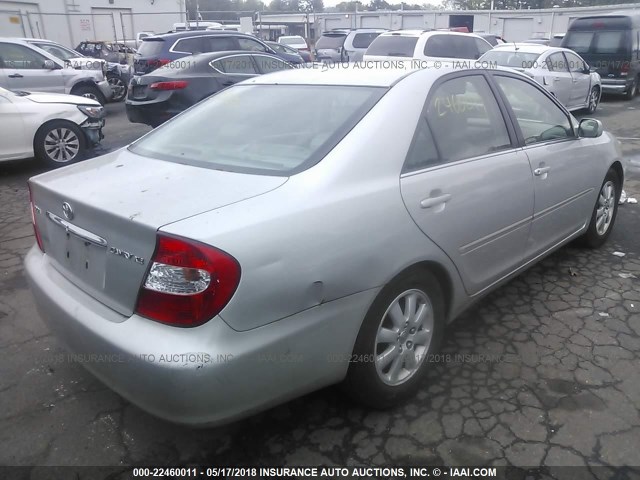 4T1BE30K12U581237 - 2002 TOYOTA CAMRY LE/XLE/SE ვერცხლისფერი ფოტო 4