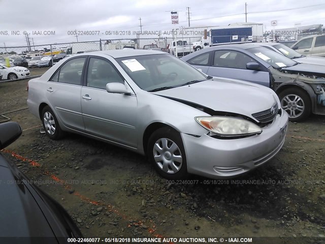 4T1BE32KX4U276724 - 2004 TOYOTA CAMRY LE/XLE/SE ვერცხლისფერი ფოტო 1