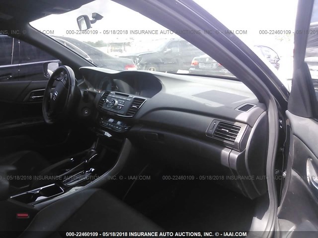 1HGCR2F56GA210321 - 2016 HONDA ACCORD SPORT 黑色 照片 5