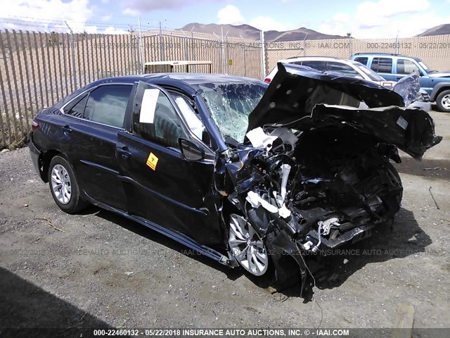 4T1BF1FKXHU704227 - 2017 TOYOTA CAMRY LE/XLE/SE/XSE ლურჯი ფოტო 1