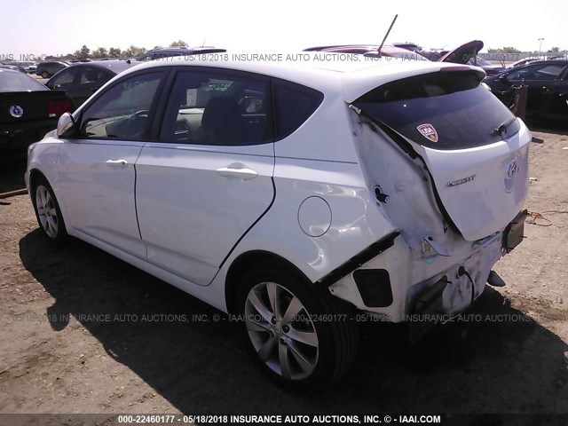 KMHCU5AE5DU066790 - 2013 HYUNDAI ACCENT GLS/SE WHITE photo 3