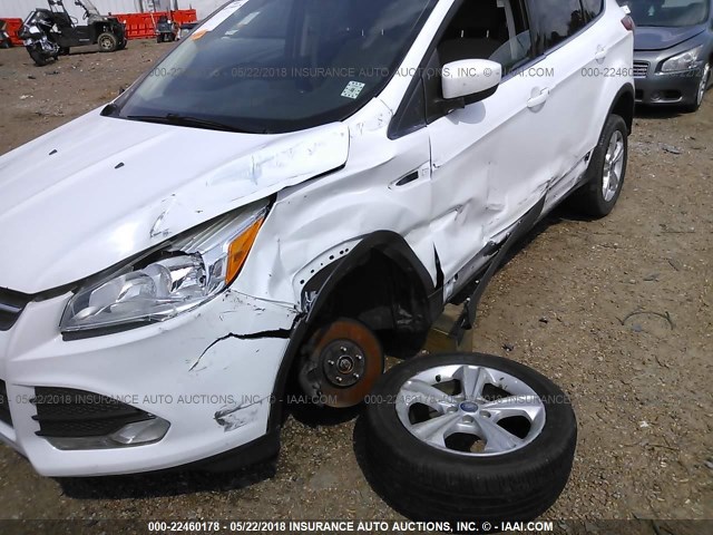 1FMCU0GX0DUA60729 - 2013 FORD ESCAPE SE WHITE photo 6