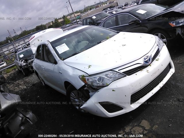 4T1BD1FK1CU062110 - 2012 TOYOTA CAMRY HYBRID/LE/XLE WHITE photo 1