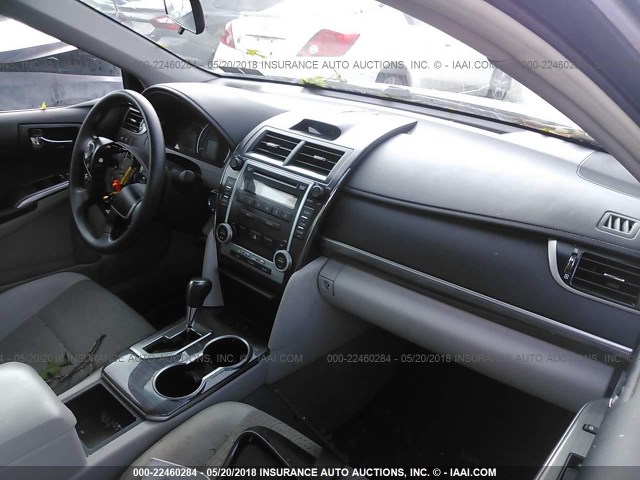 4T1BD1FK1CU062110 - 2012 TOYOTA CAMRY HYBRID/LE/XLE WHITE photo 5