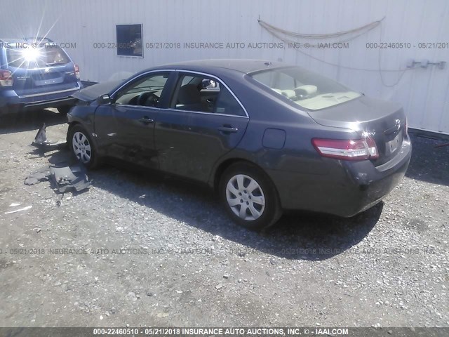 4T1BF3EK7AU010372 - 2010 TOYOTA CAMRY SE/LE/XLE GRAY photo 3