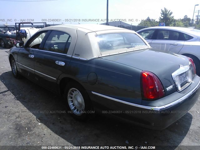 1LNHM81W41Y676247 - 2001 LINCOLN TOWN CAR EXECUTIVE GREEN photo 3