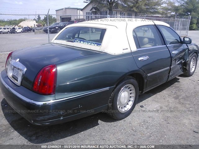 1LNHM81W41Y676247 - 2001 LINCOLN TOWN CAR EXECUTIVE Зеленый фото 4