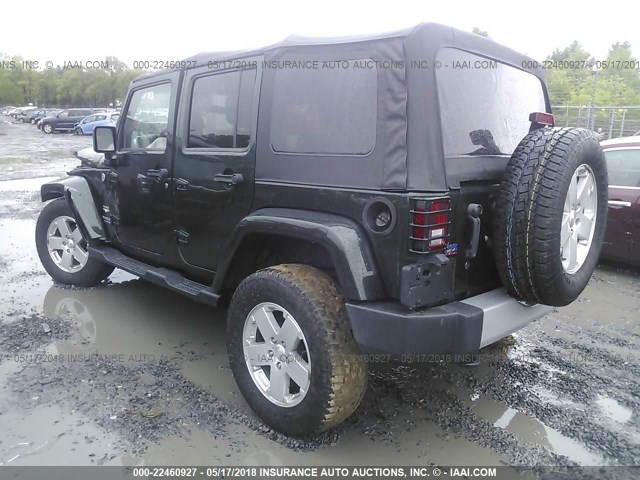 1J4HA5H19BL598675 - 2011 JEEP WRANGLER UNLIMITE SAHARA GREEN photo 3