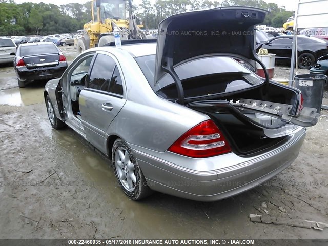 WDBRF64JX3F374918 - 2003 MERCEDES-BENZ C 320 SILVER photo 3