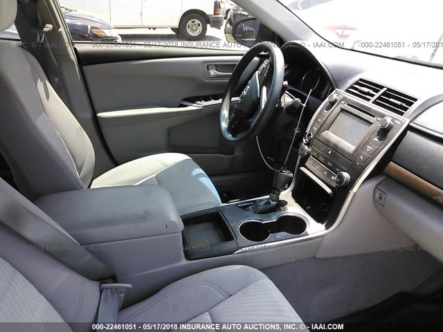 4T4BF1FK0GR531726 - 2016 TOYOTA CAMRY LE/XLE/SE/XSE GRAY photo 5