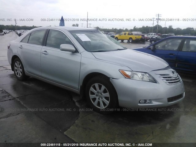 4T1BK46K17U556111 - 2007 TOYOTA CAMRY NEW GENERAT LE/XLE/SE SILVER photo 1