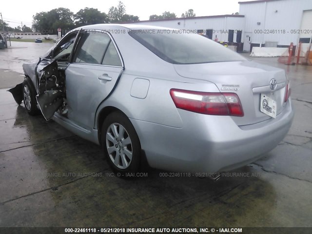 4T1BK46K17U556111 - 2007 TOYOTA CAMRY NEW GENERAT LE/XLE/SE SILVER photo 3