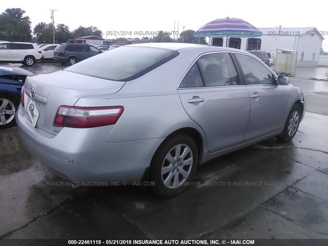 4T1BK46K17U556111 - 2007 TOYOTA CAMRY NEW GENERAT LE/XLE/SE SILVER photo 4