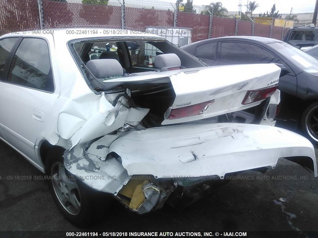 4T1BG22K21U857666 - 2001 TOYOTA CAMRY CE/LE/XLE თეთრი ფოტო 6