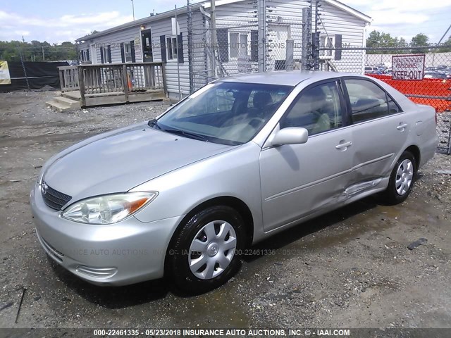 4T1BE32K64U807773 - 2004 TOYOTA CAMRY LE/XLE/SE 银色 照片 2