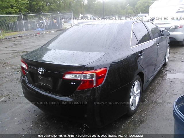 4T1BF1FK5CU179358 - 2012 TOYOTA CAMRY SE/LE/XLE BLACK photo 4