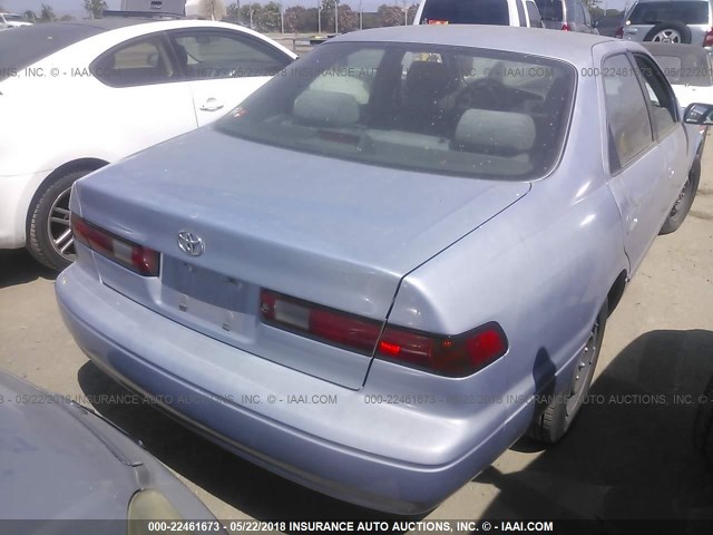 JT2BG22KXV0087081 - 1997 TOYOTA CAMRY LE/XLE Light Blue photo 4