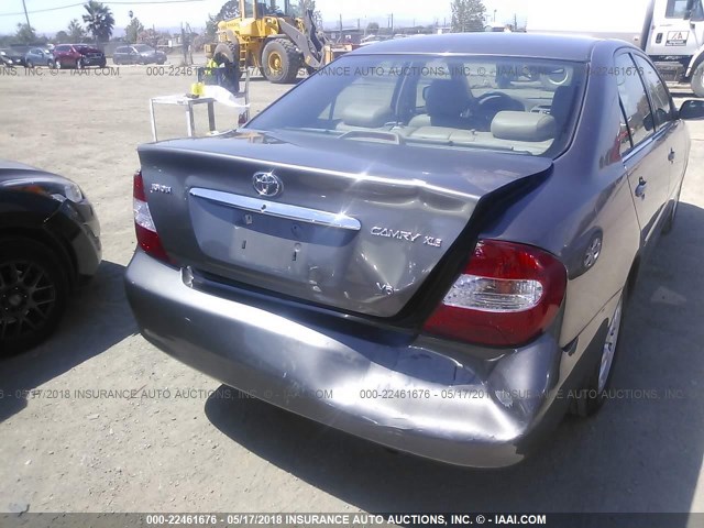 4T1BF30KX2U507182 - 2002 TOYOTA CAMRY LE/XLE/SE GRAY photo 6