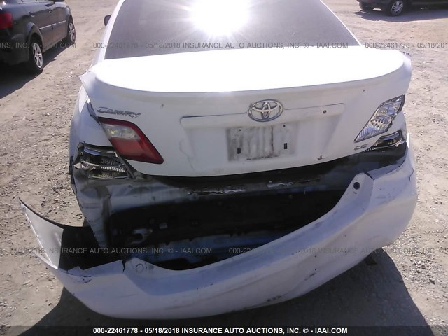 4T1BE46K27U587665 - 2007 TOYOTA CAMRY NEW GENERAT CE/LE/XLE/SE თეთრი ფოტო 6