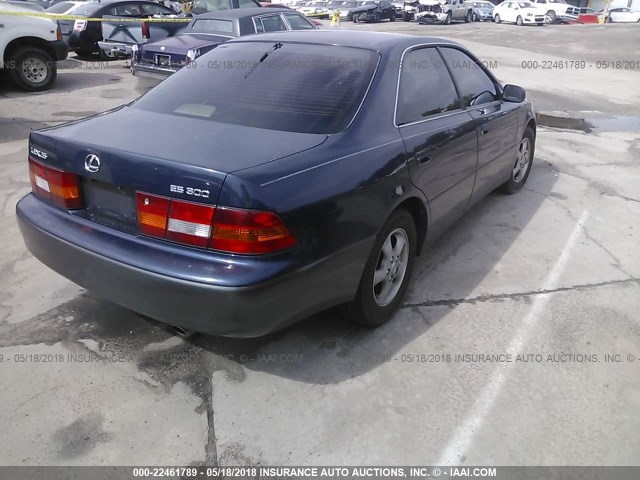 JT8BF28G2W0096743 - 1998 LEXUS ES 300 BLUE photo 4