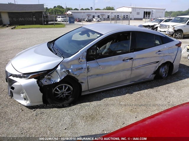 JTDKARFP9H3022913 - 2017 TOYOTA PRIUS PRIME  SILVER photo 6