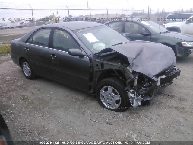 4T1BF30K62U541992 - 2002 TOYOTA CAMRY LE/XLE/SE ნაცრისფერი ფოტო 1