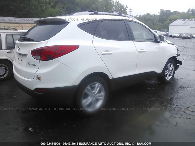 KM8JU3AC5DU709648 - 2013 HYUNDAI TUCSON GLS/LIMITED WHITE photo 4