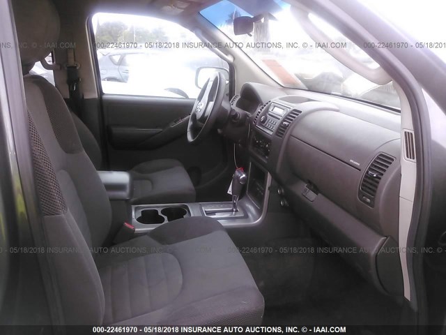 5N1AR18U56C614021 - 2006 NISSAN PATHFINDER LE/SE/XE GRAY photo 5