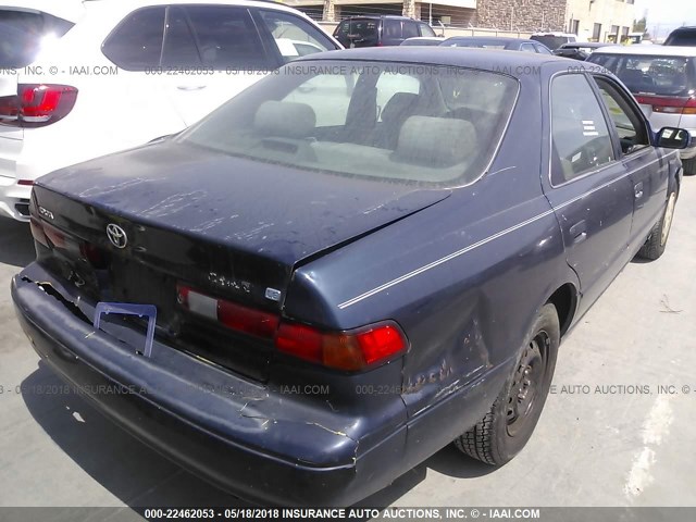 4T1BG22K4VU060342 - 1997 TOYOTA CAMRY CE/LE/XLE ლურჯი ფოტო 4