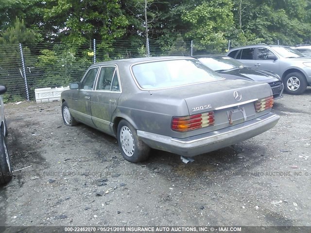 WDBCA24D4JA416114 - 1988 MERCEDES-BENZ 300 SE GRAY photo 3