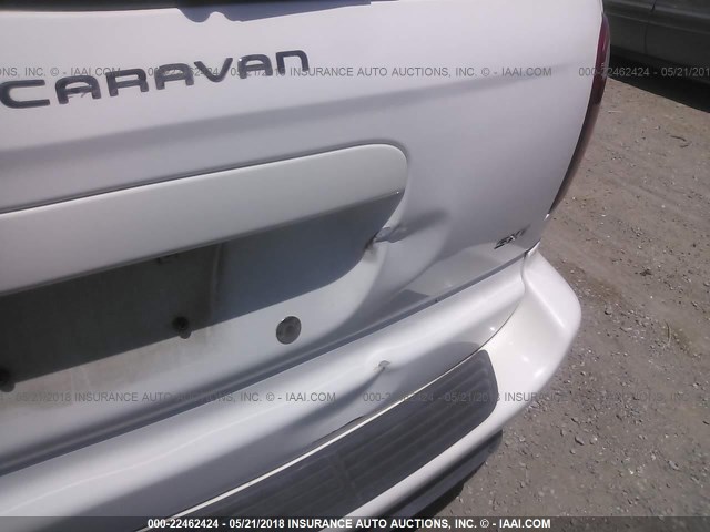 2D8GP44L57R296348 - 2007 DODGE GRAND CARAVAN SXT WHITE photo 6