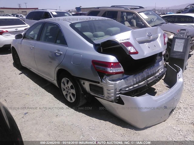4T4BF3EK5BR193732 - 2011 TOYOTA CAMRY SE/LE/XLE SILVER photo 3