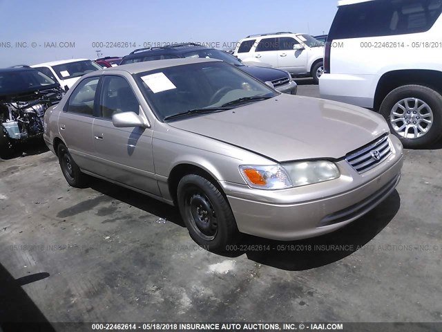 JT2BG22K010574624 - 2001 TOYOTA CAMRY CE/LE/XLE GOLD photo 1