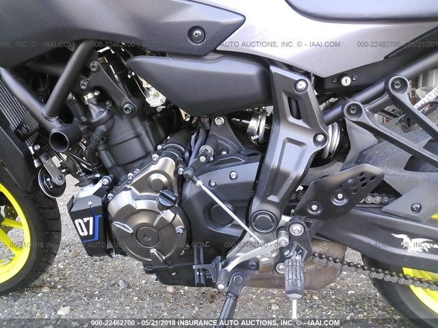 JYARM06E3GA010021 - 2016 YAMAHA FZ07 GRAY photo 9