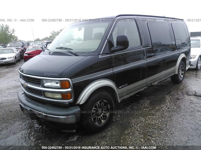 1GBFG15M011211450 - 2001 CHEVROLET EXPRESS G1500  BLACK photo 2