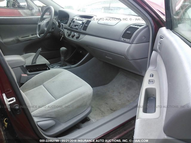 4T1BE32K72U031294 - 2002 TOYOTA CAMRY LE/XLE/SE 栗色 照片 5