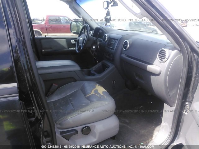1FMRU15W53LC01308 - 2003 FORD EXPEDITION XLT Qara foto 5
