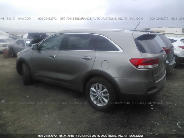 5XYPGDA57HG240017 - 2017 KIA SORENTO LX/L GRAY photo 3