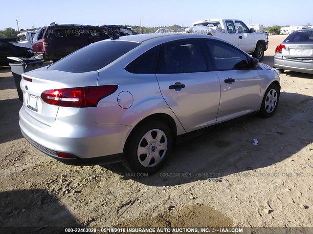 1FADP3E26JL210570 - 2018 FORD FOCUS S SILVER photo 4