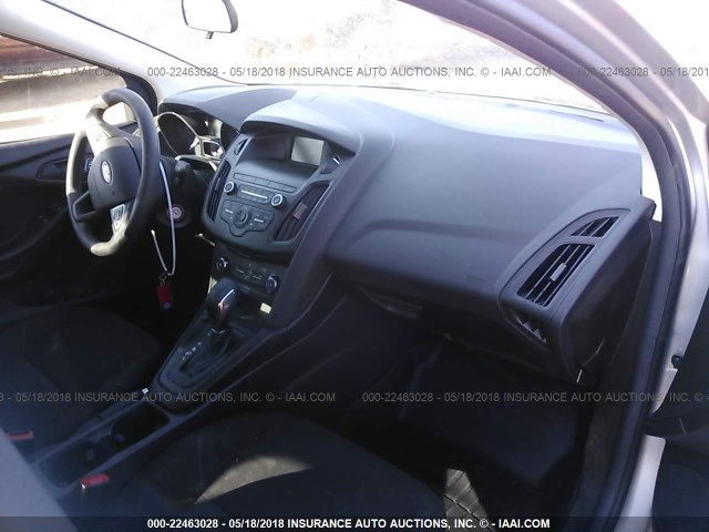 1FADP3E26JL210570 - 2018 FORD FOCUS S SILVER photo 5