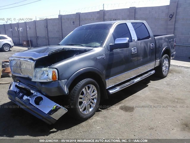 5LTPW16558FJ04785 - 2008 LINCOLN MARK LT GRAY photo 2