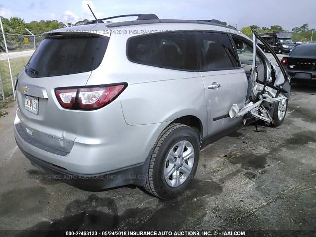 1GNKRFKD1FJ292172 - 2015 CHEVROLET TRAVERSE LS SILVER photo 4