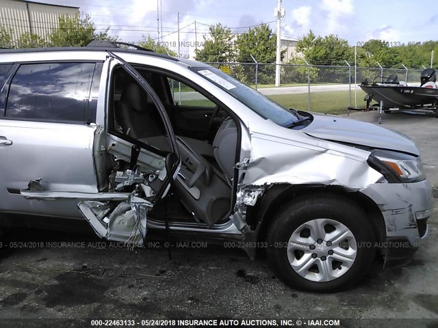 1GNKRFKD1FJ292172 - 2015 CHEVROLET TRAVERSE LS SILVER photo 6